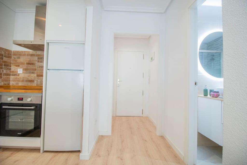 Feines Appartement Mit Hafenblick Santa Pola Eksteriør bilde