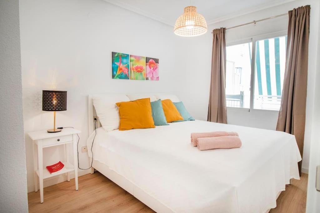 Feines Appartement Mit Hafenblick Santa Pola Eksteriør bilde