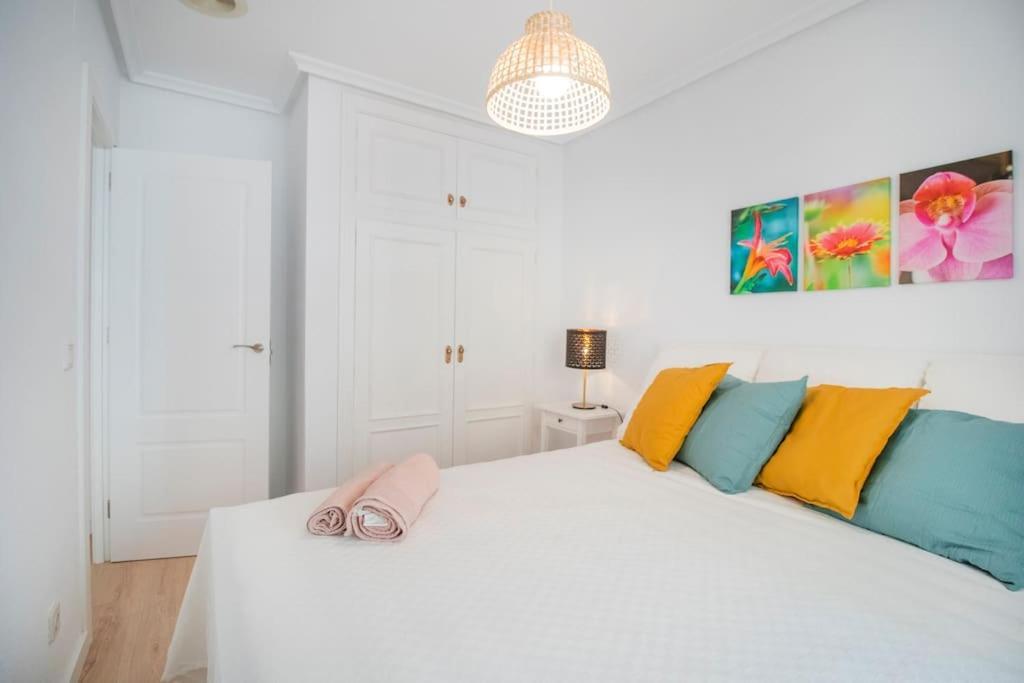 Feines Appartement Mit Hafenblick Santa Pola Eksteriør bilde