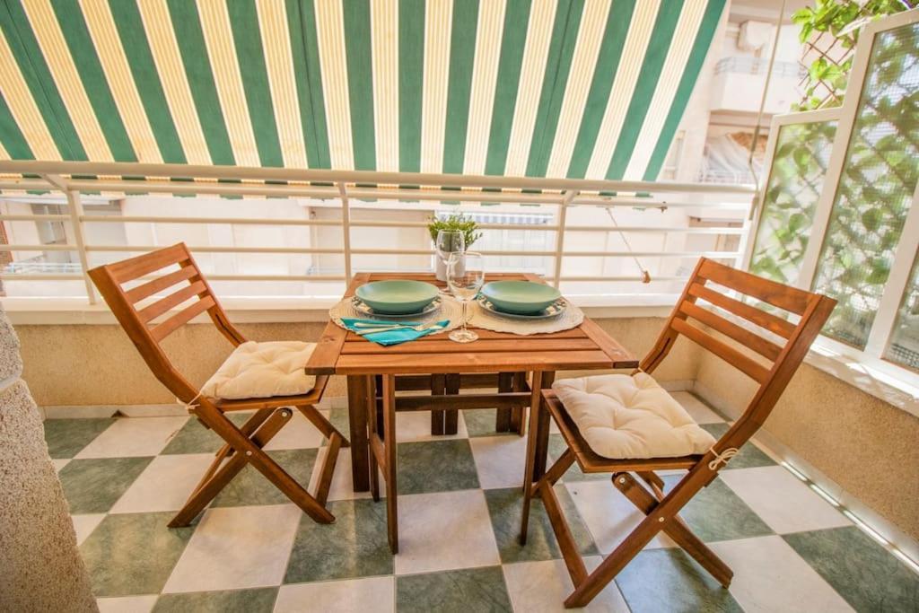 Feines Appartement Mit Hafenblick Santa Pola Eksteriør bilde