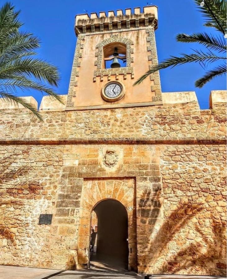 Feines Appartement Mit Hafenblick Santa Pola Eksteriør bilde